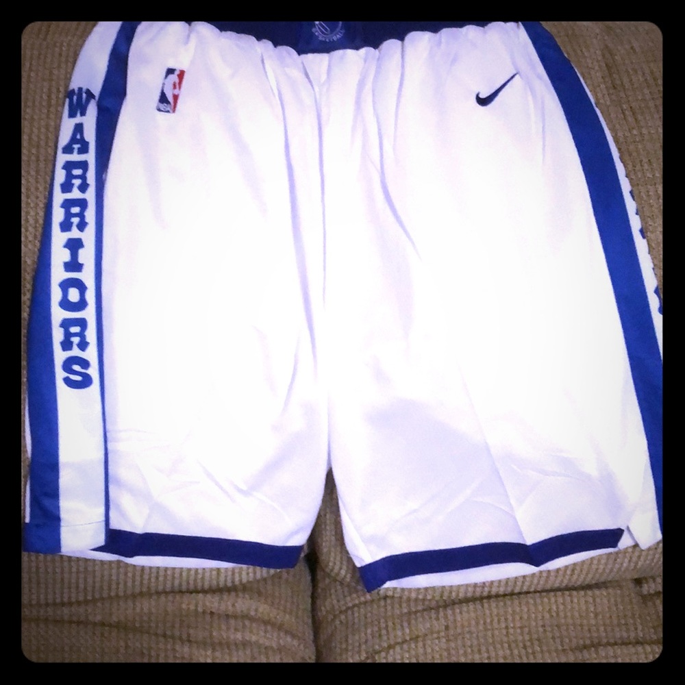 BNWOT Nike Golden State Warriors shorts